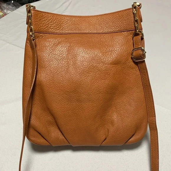 TORY BURCH Women’s Purse, great condition. Slight color transfer on the back. - Picture 2 of 6